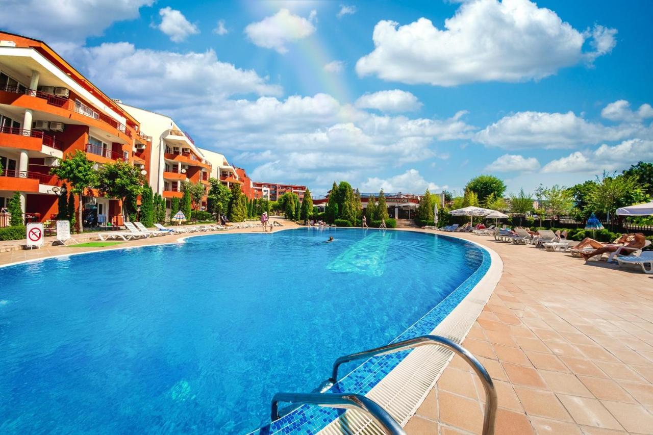 Green Fort - Prestige Sea Viev Apartments Pantai Sunny Bagian luar foto