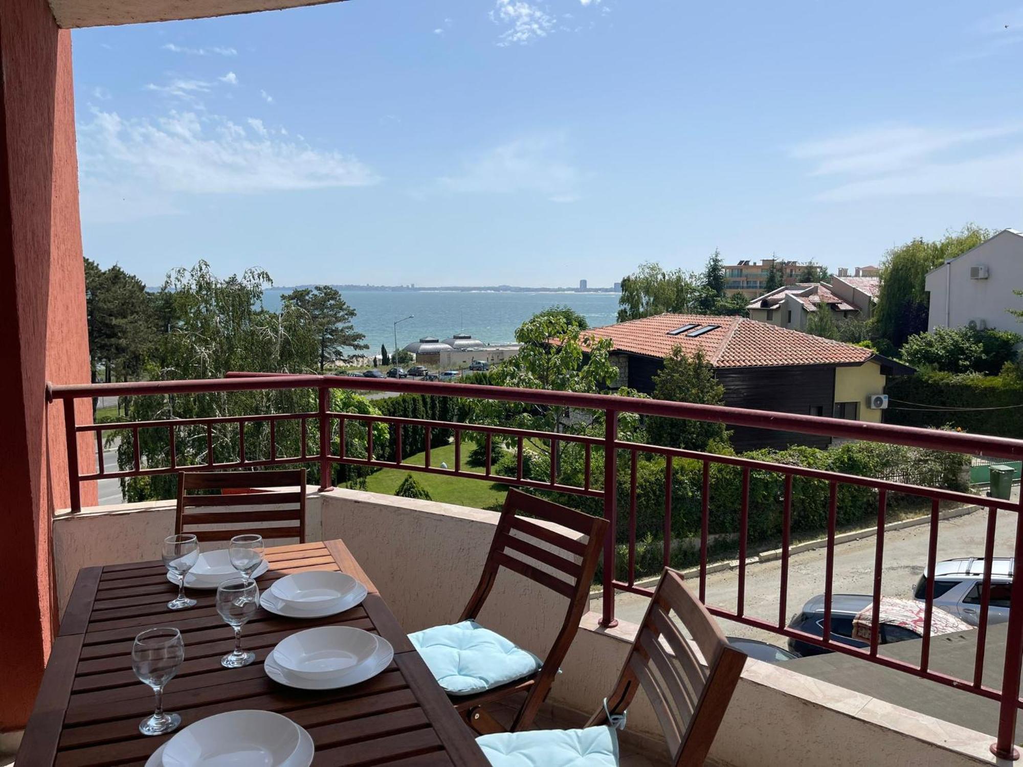Green Fort - Prestige Sea Viev Apartments Pantai Sunny Bagian luar foto