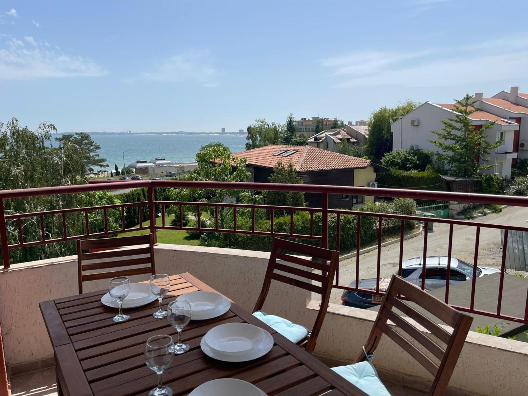 Green Fort - Prestige Sea Viev Apartments Pantai Sunny Bagian luar foto