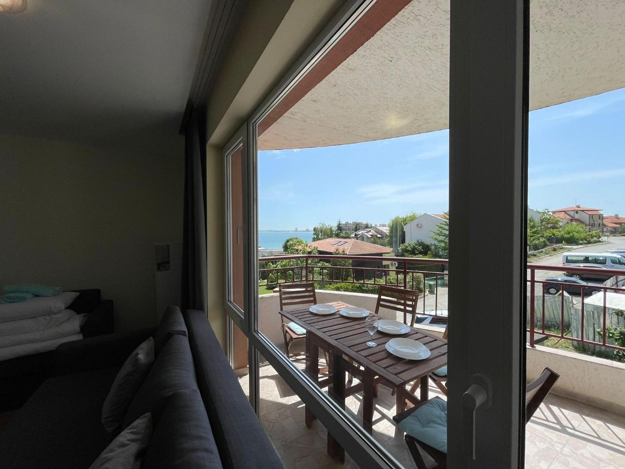 Green Fort - Prestige Sea Viev Apartments Pantai Sunny Bagian luar foto