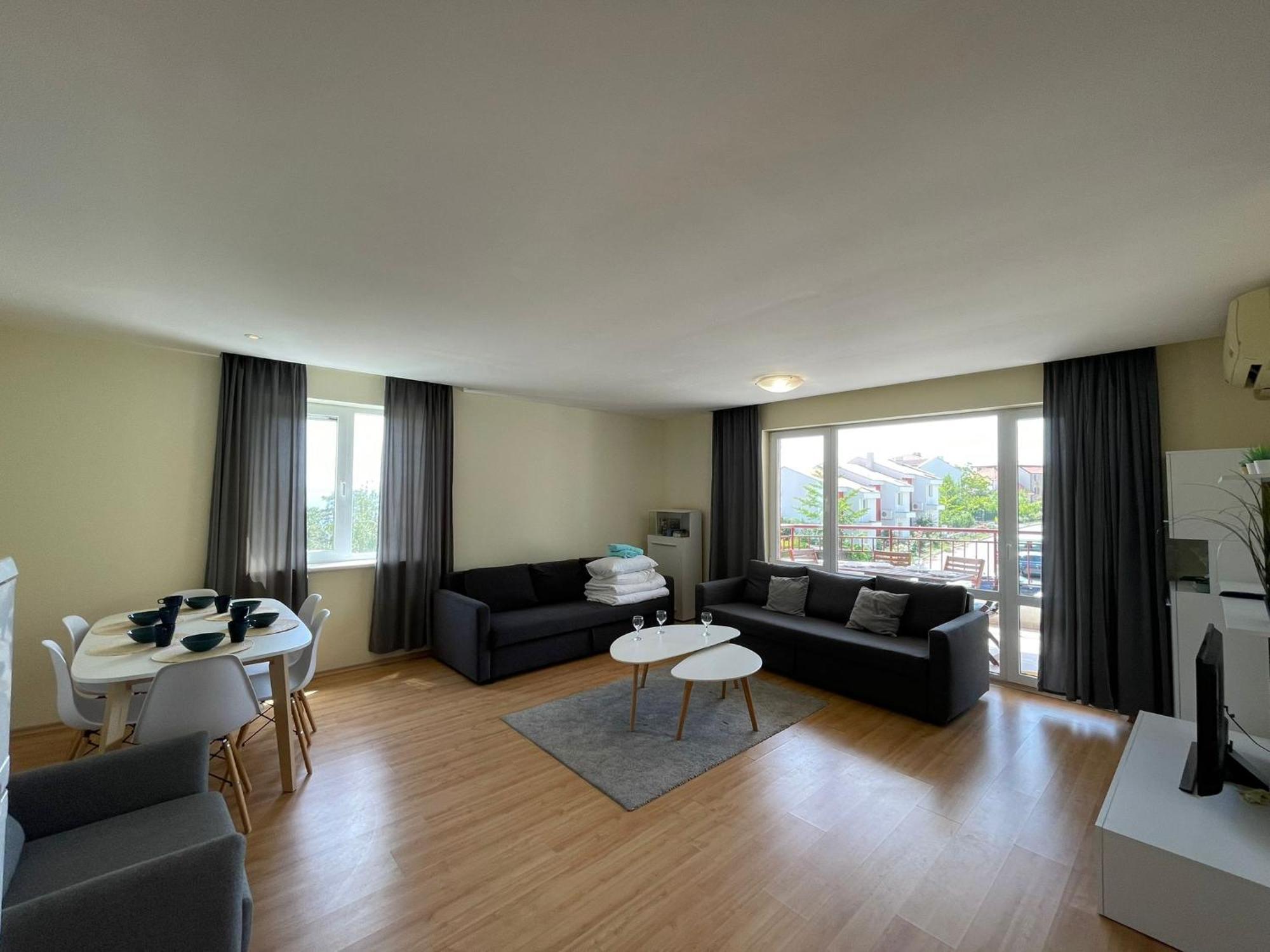 Green Fort - Prestige Sea Viev Apartments Pantai Sunny Bagian luar foto