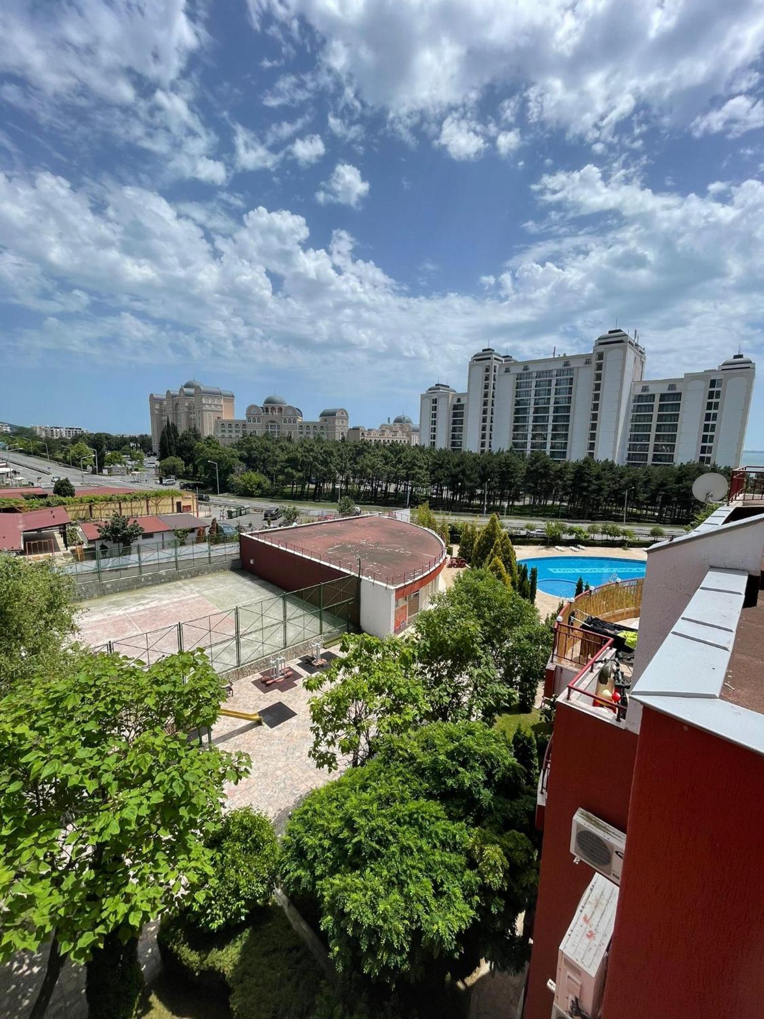 Green Fort - Prestige Sea Viev Apartments Pantai Sunny Bagian luar foto
