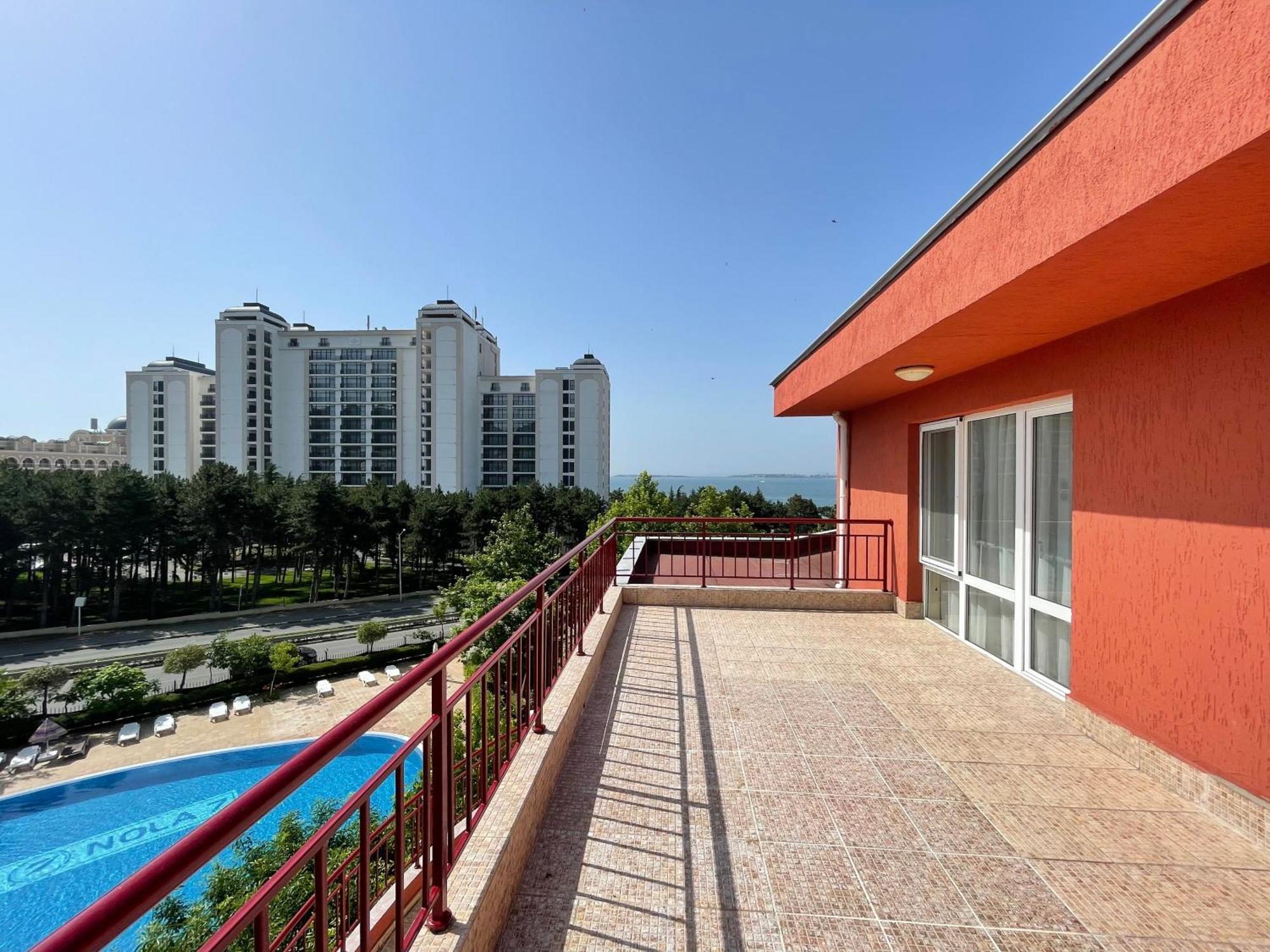 Green Fort - Prestige Sea Viev Apartments Pantai Sunny Bagian luar foto