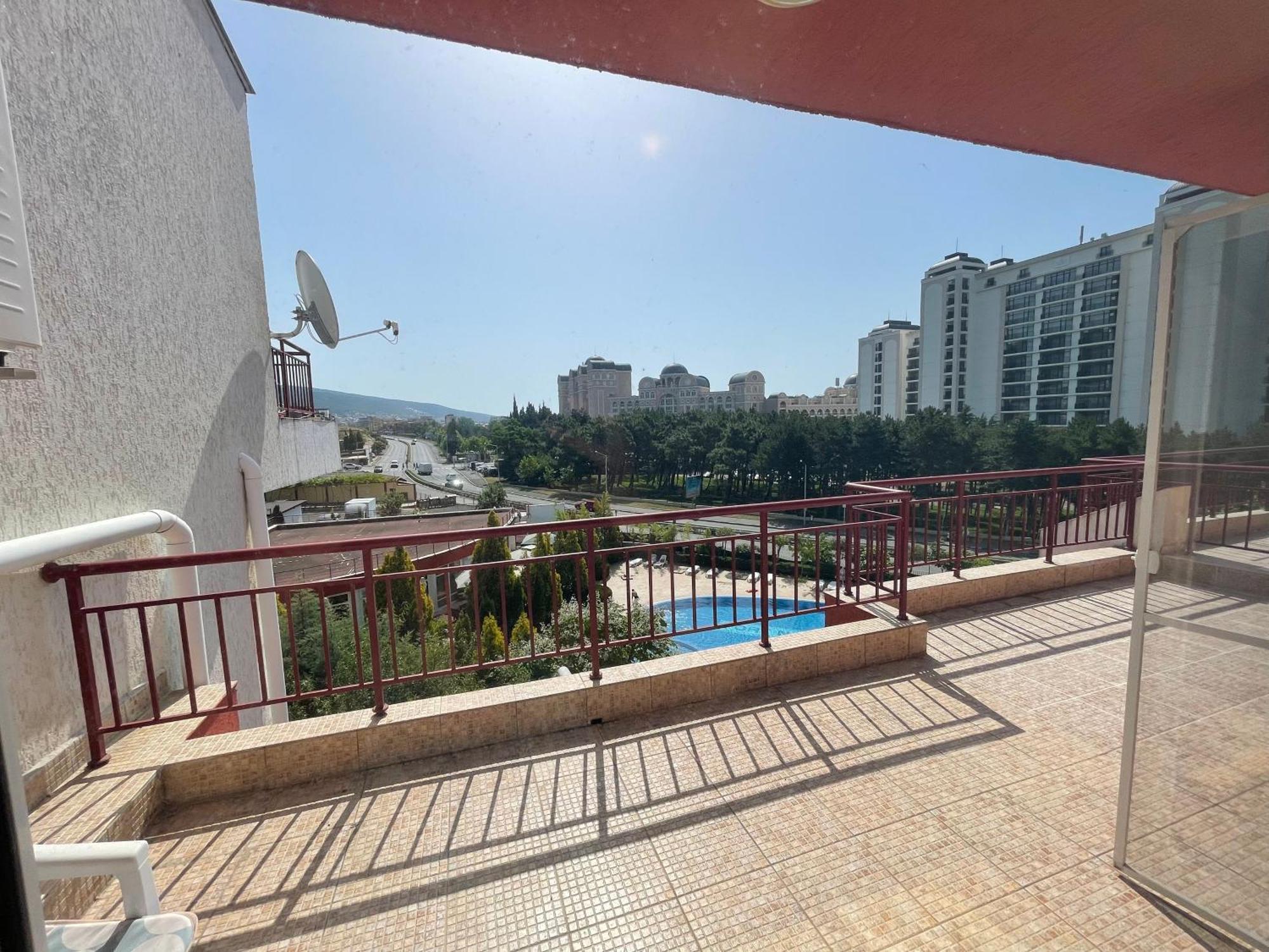 Green Fort - Prestige Sea Viev Apartments Pantai Sunny Bagian luar foto