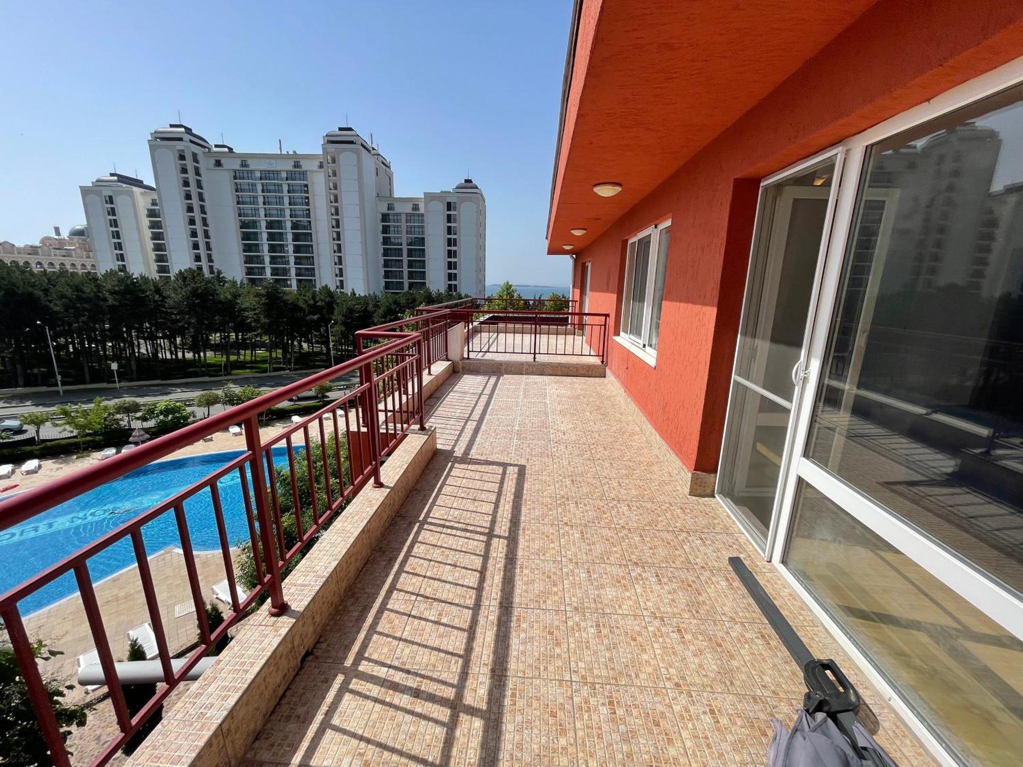 Green Fort - Prestige Sea Viev Apartments Pantai Sunny Bagian luar foto